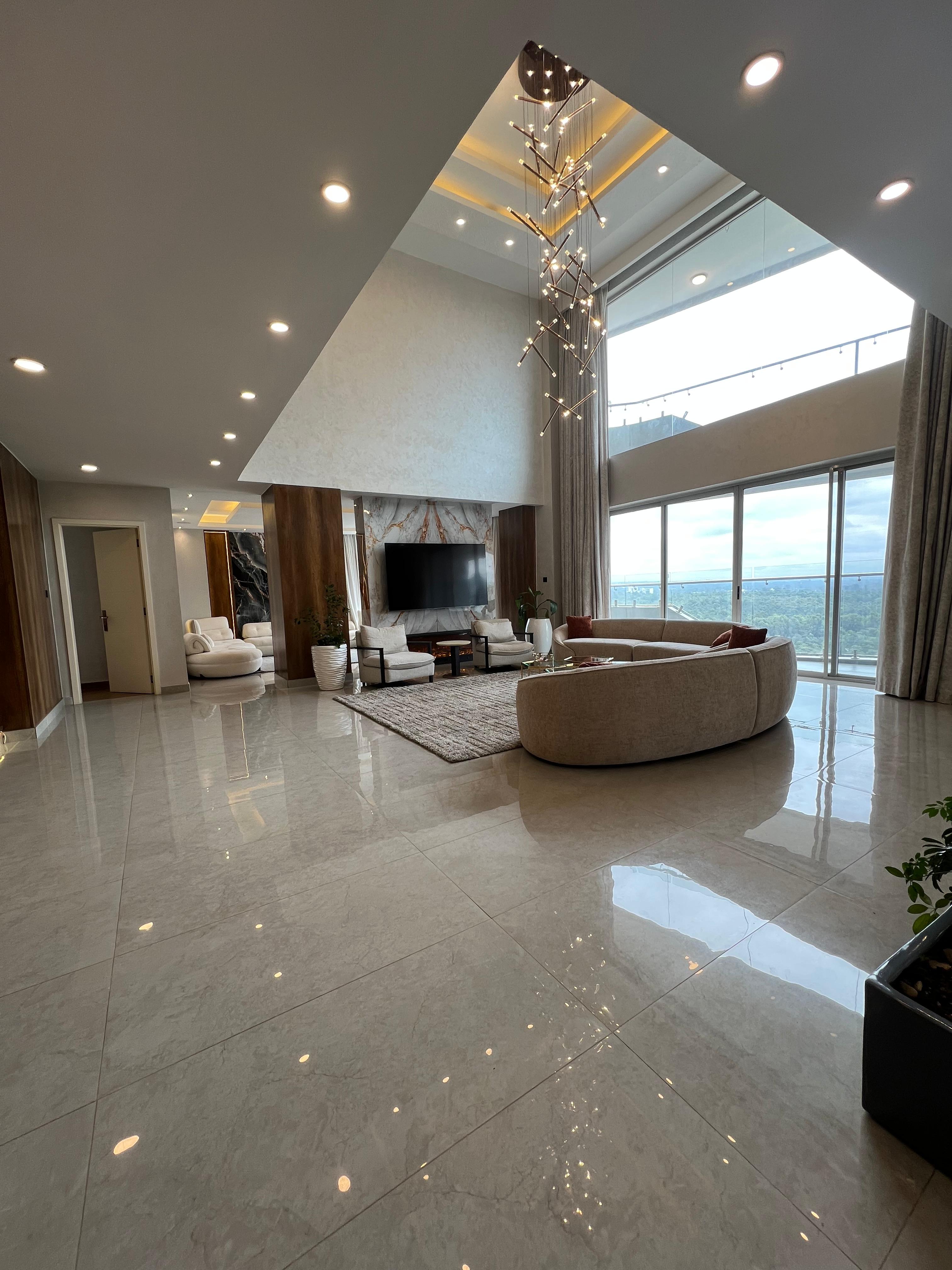 5 Bedroom penthouse plus dsq for sale